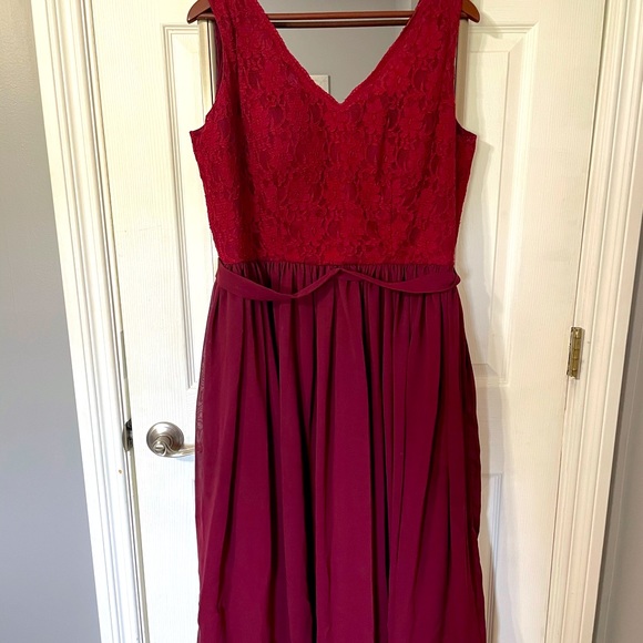 Burgundy formal dress - Picture 1 of 2